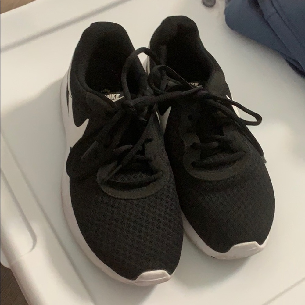 Nike Tanjun